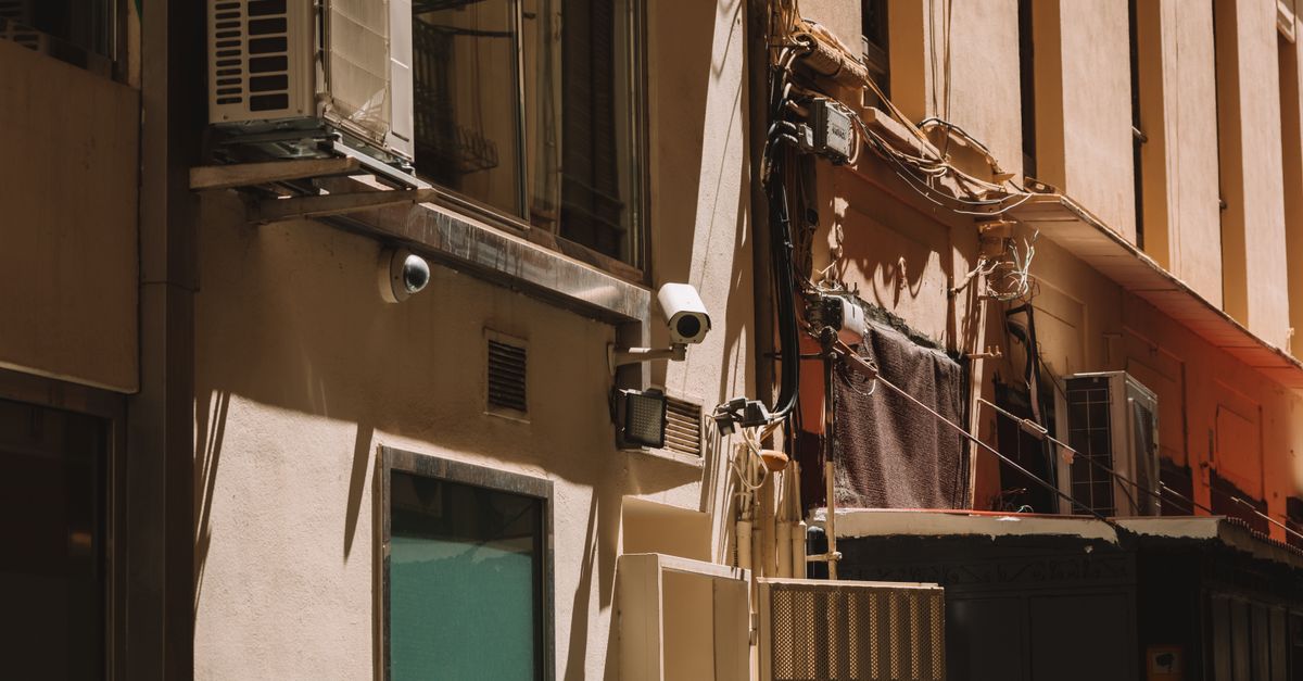 Sécurisez votre maison avec une caméra de surveillance magnétique 2K sans perçage